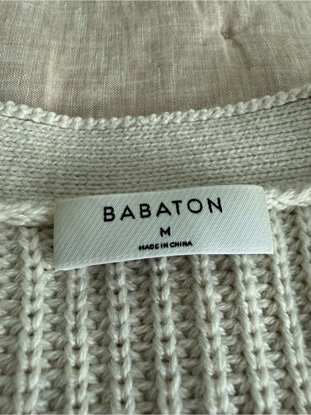 Aritzia Babaton Canberra Wool Cropped Cardigan Size Medium - Picture 5 of 9